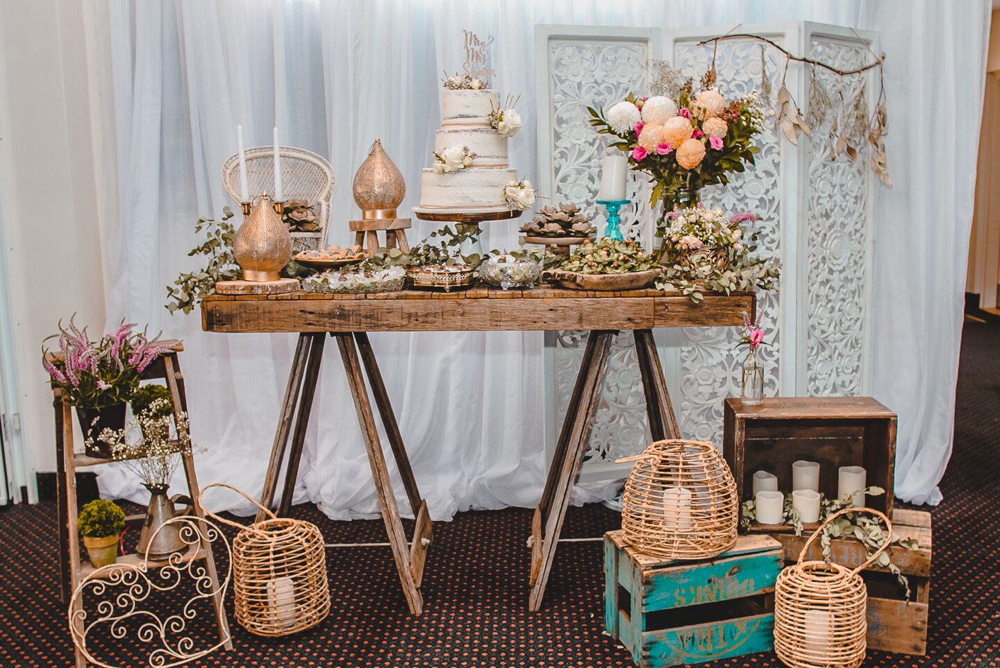 Boho Cake and wedding decoration